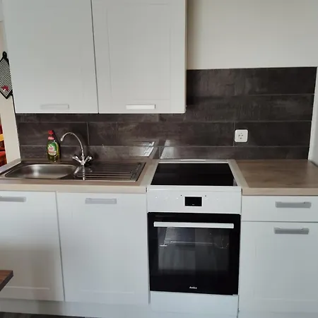 Апартаменты Ferienwohnung, Monteurwohnung Niederottendorf Нойштадт-ин-Захзен