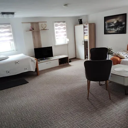 Апартаменты Ferienwohnung, Monteurwohnung Niederottendorf Нойштадт-ин-Захзен