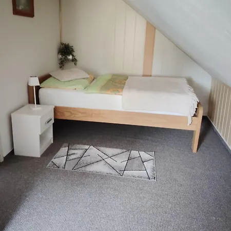 Апартаменты Ferienwohnung, Monteurwohnung Niederottendorf *