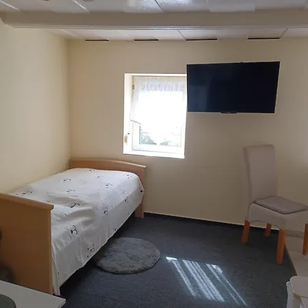 Апартаменты Ferienwohnung, Monteurwohnung Niederottendorf